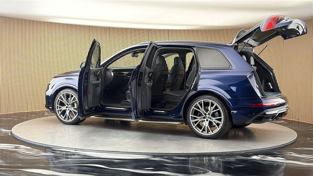 More views of Audi Q7