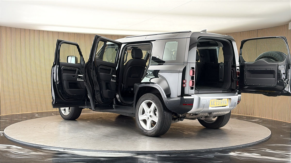 More views of Land Rover Defender 110
