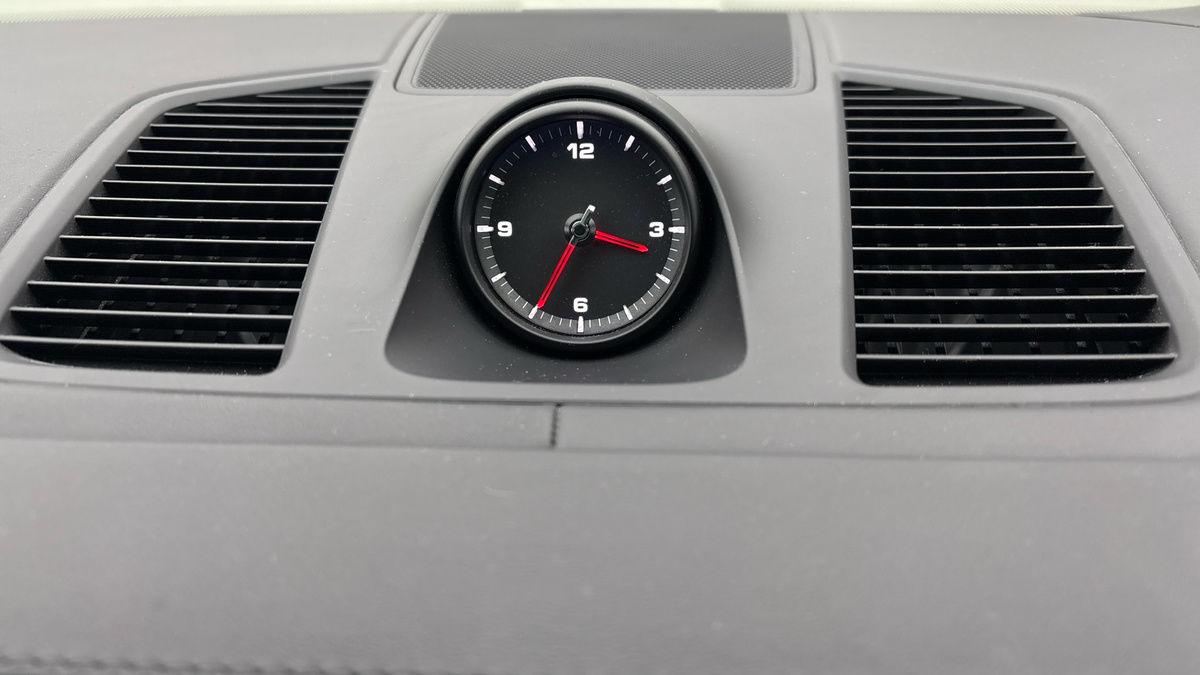 Porsche Cayenne Image 25