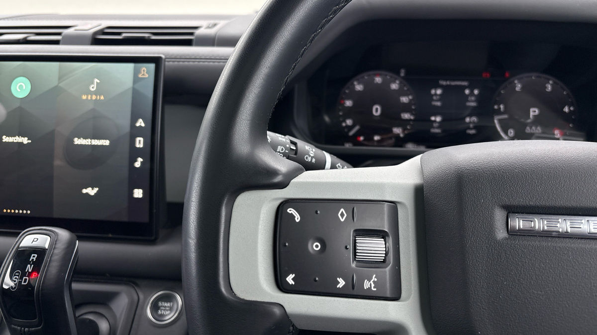 Land Rover Defender 90 Image 13