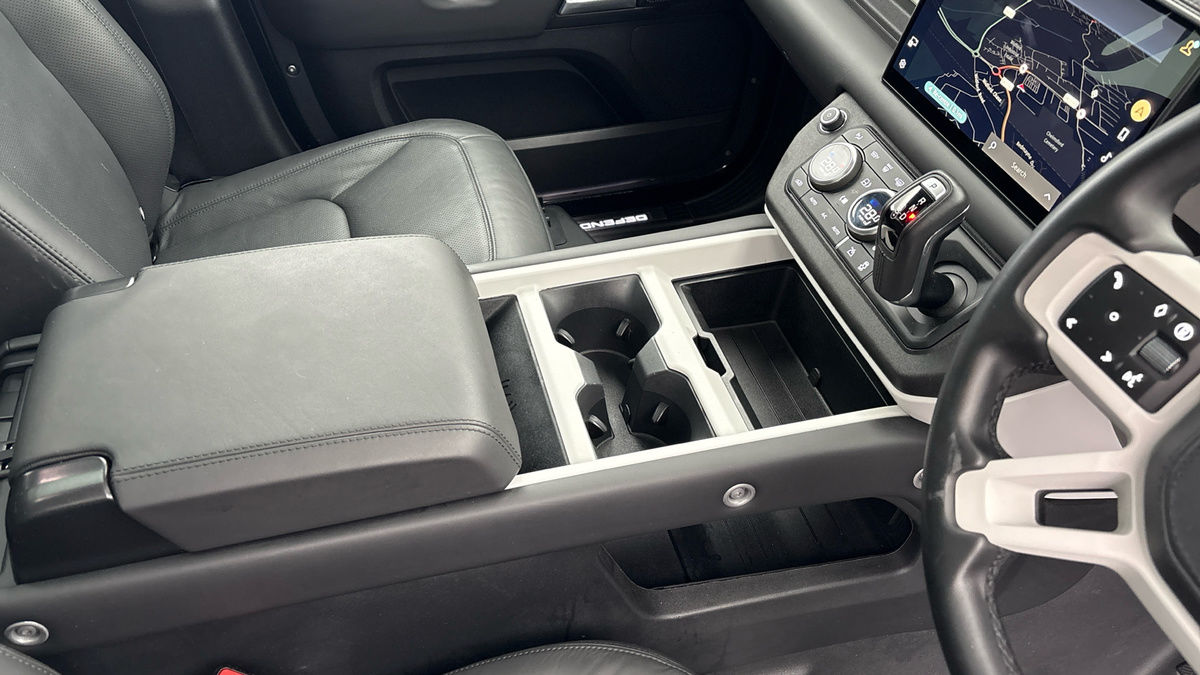 Land Rover Defender 110 Urban Image 24