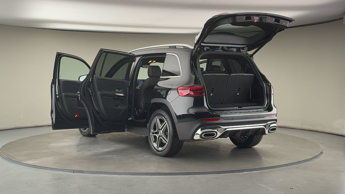 Mercedes-Benz GLB Image 23