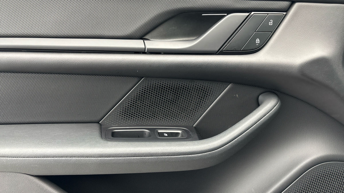 Porsche Taycan Image 19