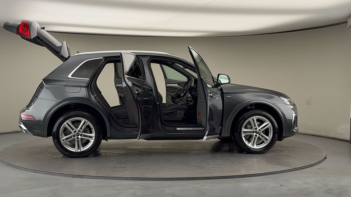 More views of Audi Q5