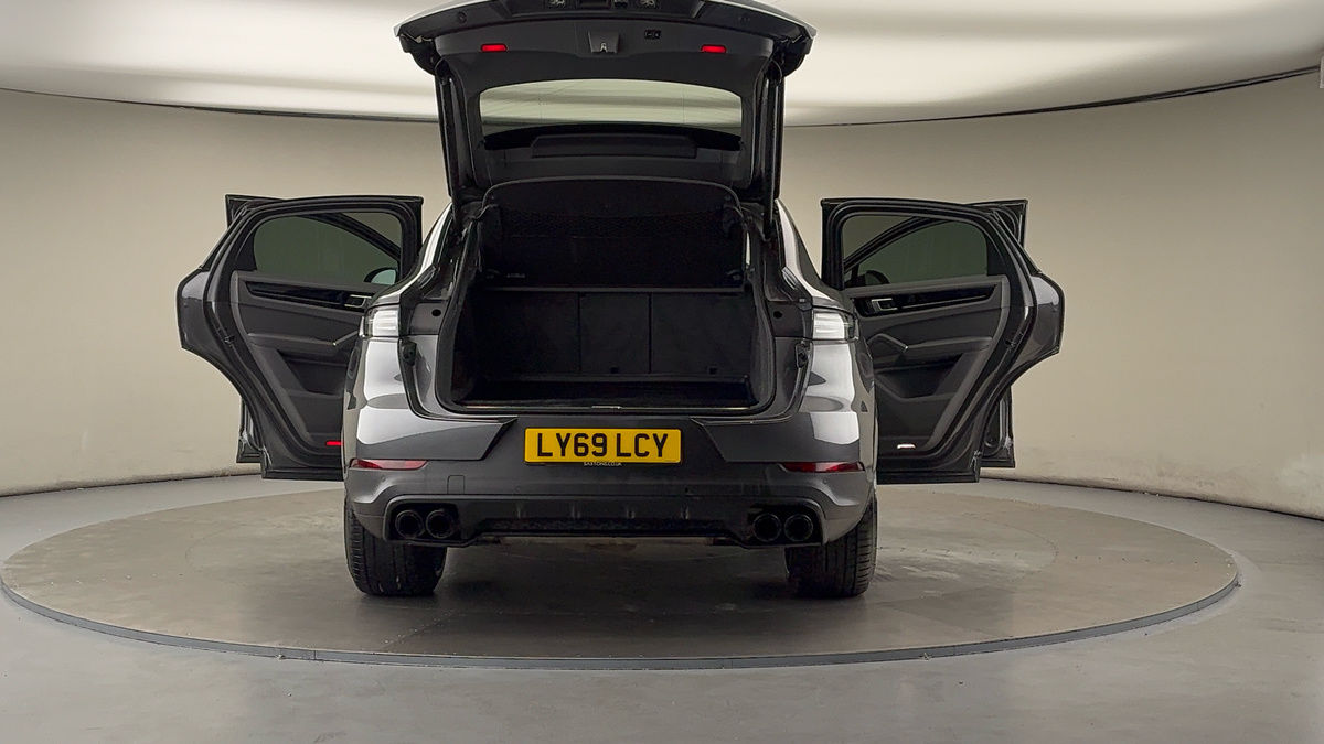More views of Porsche Cayenne