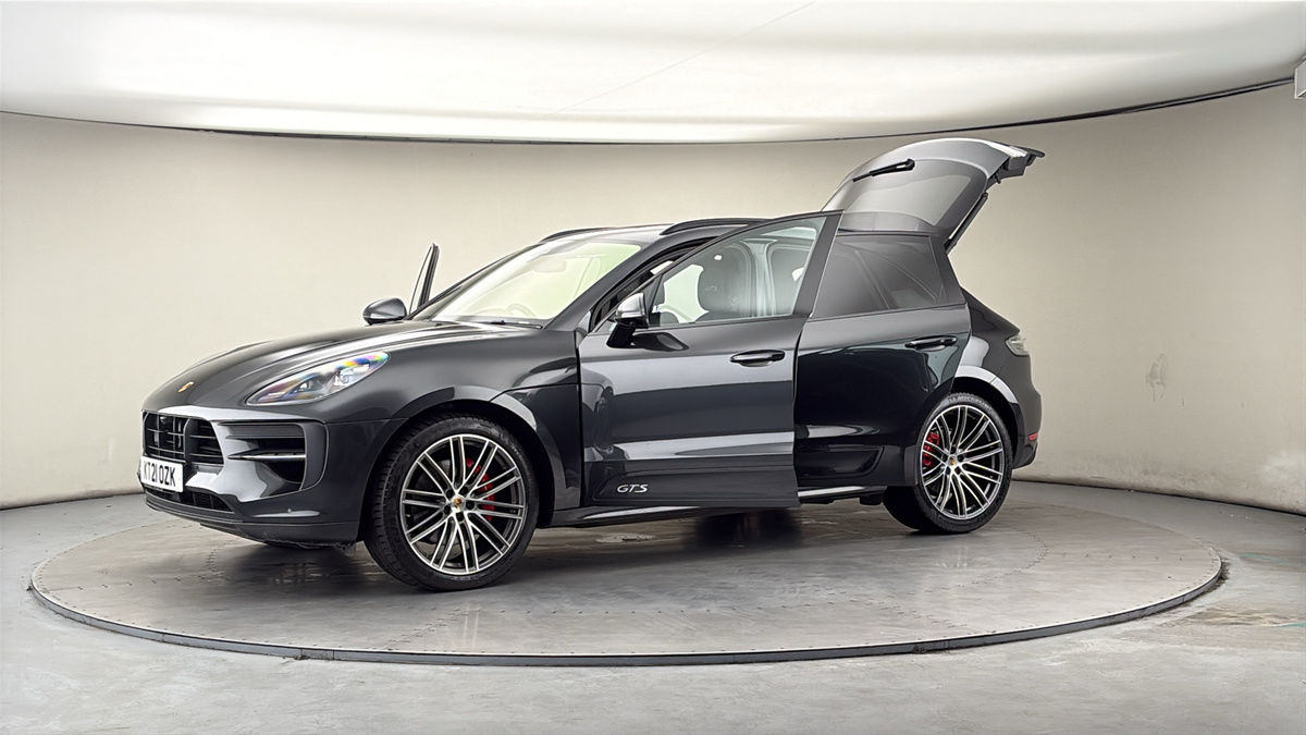 More views of Porsche Macan
