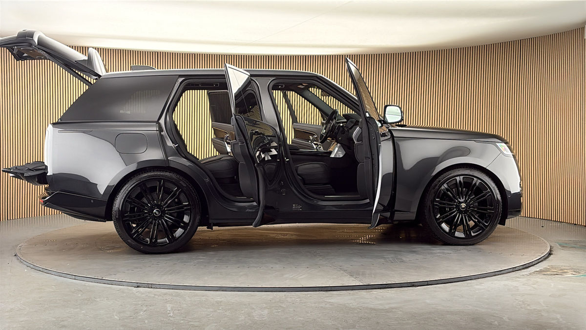 More views of Land Rover Range Rover