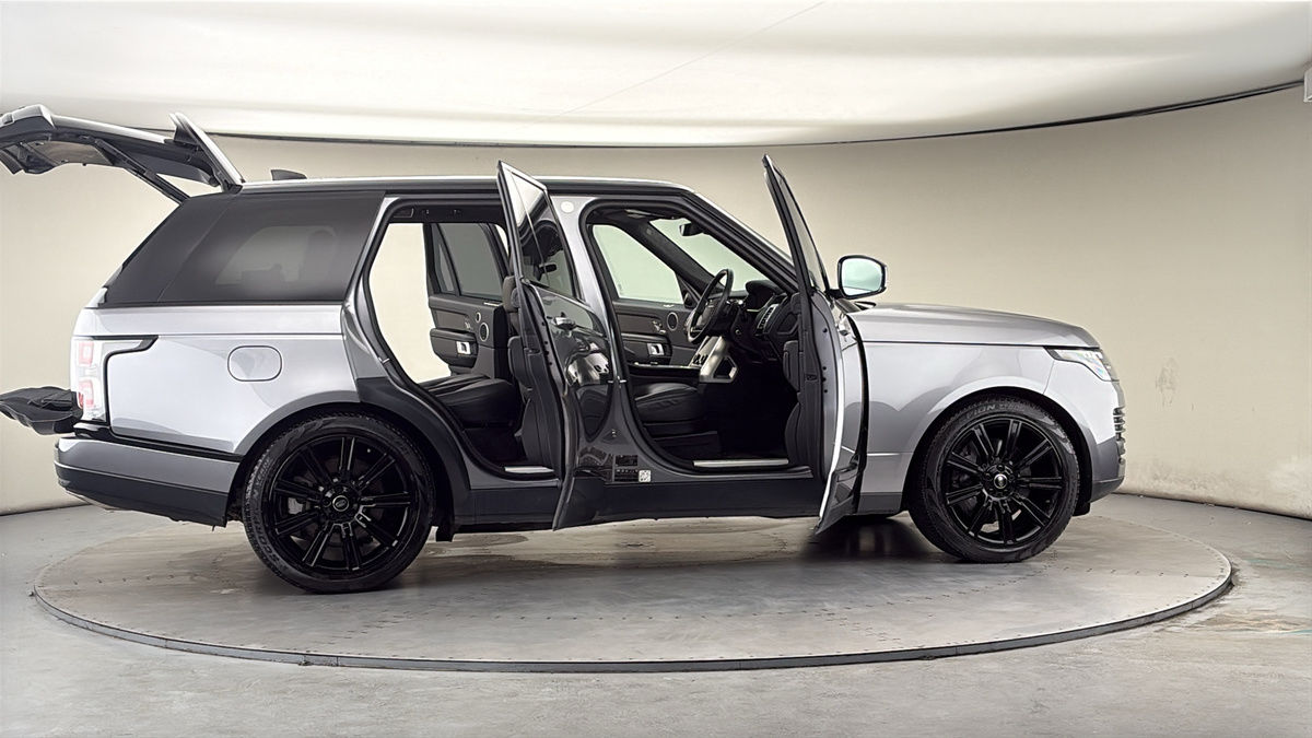 More views of Land Rover Range Rover