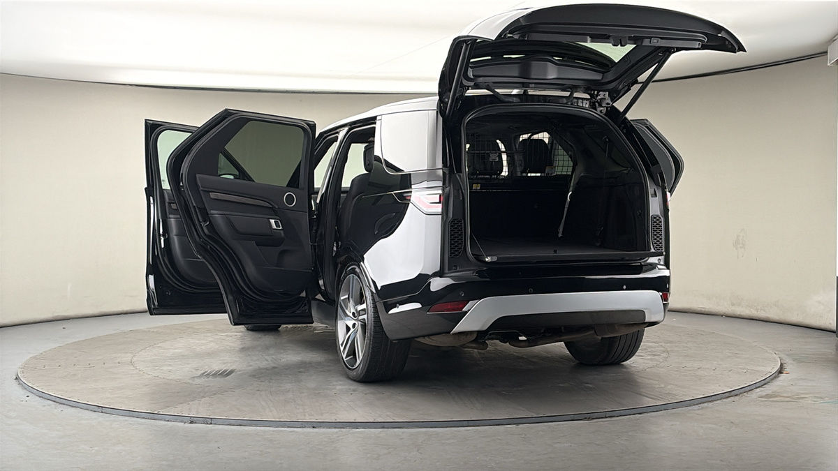 More views of Land Rover Discovery