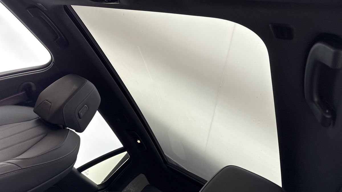 BMW 5 Series Image 6