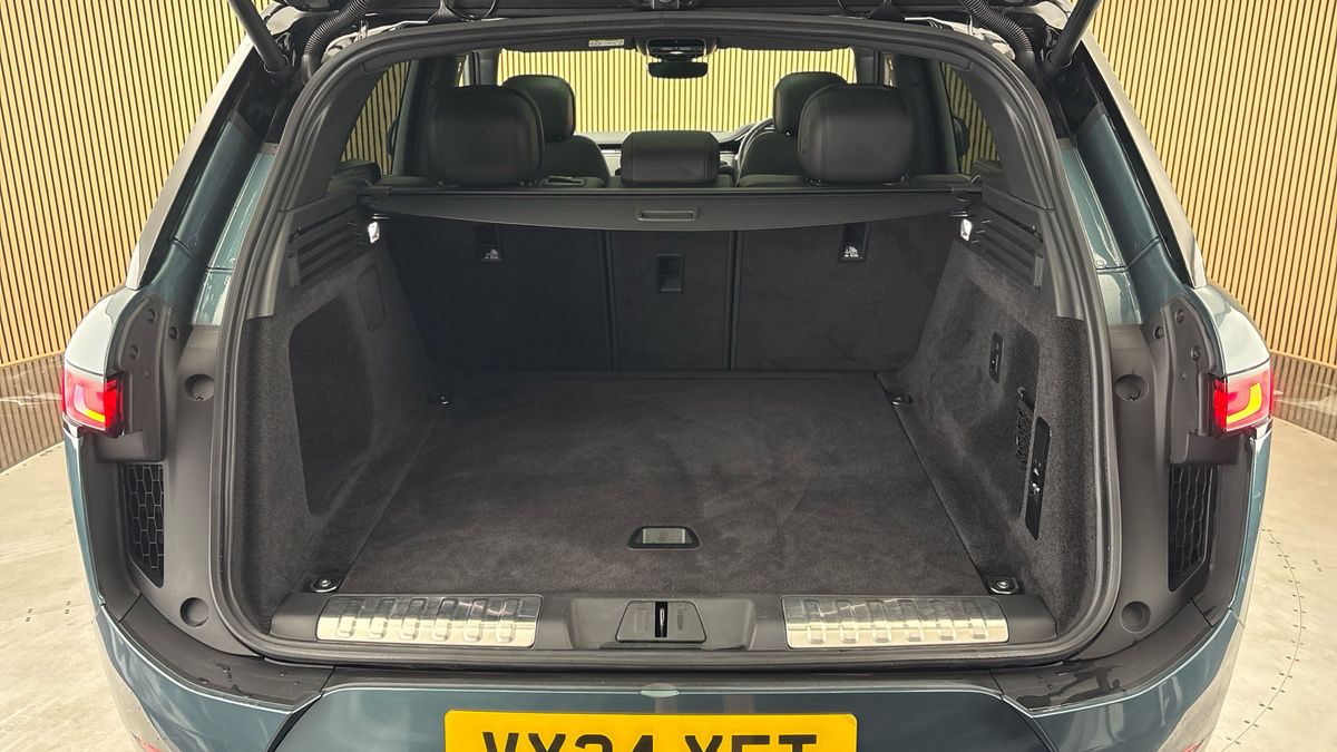 Land Rover Range Rover Sport Image 11