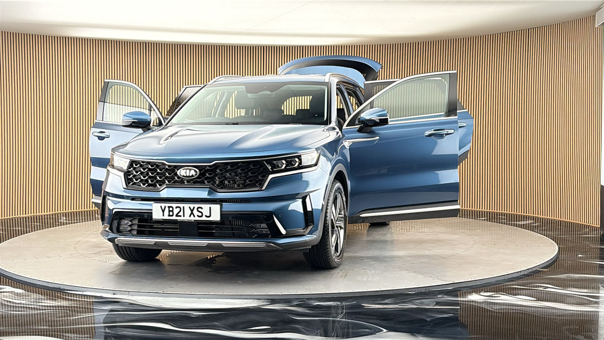 More views of Kia Sorento