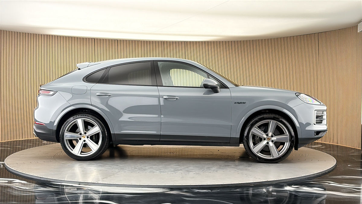 More views of Porsche Cayenne
