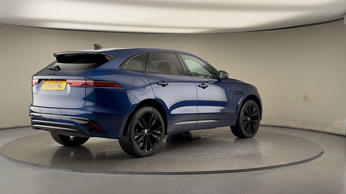 Jaguar F-PACE Image 21