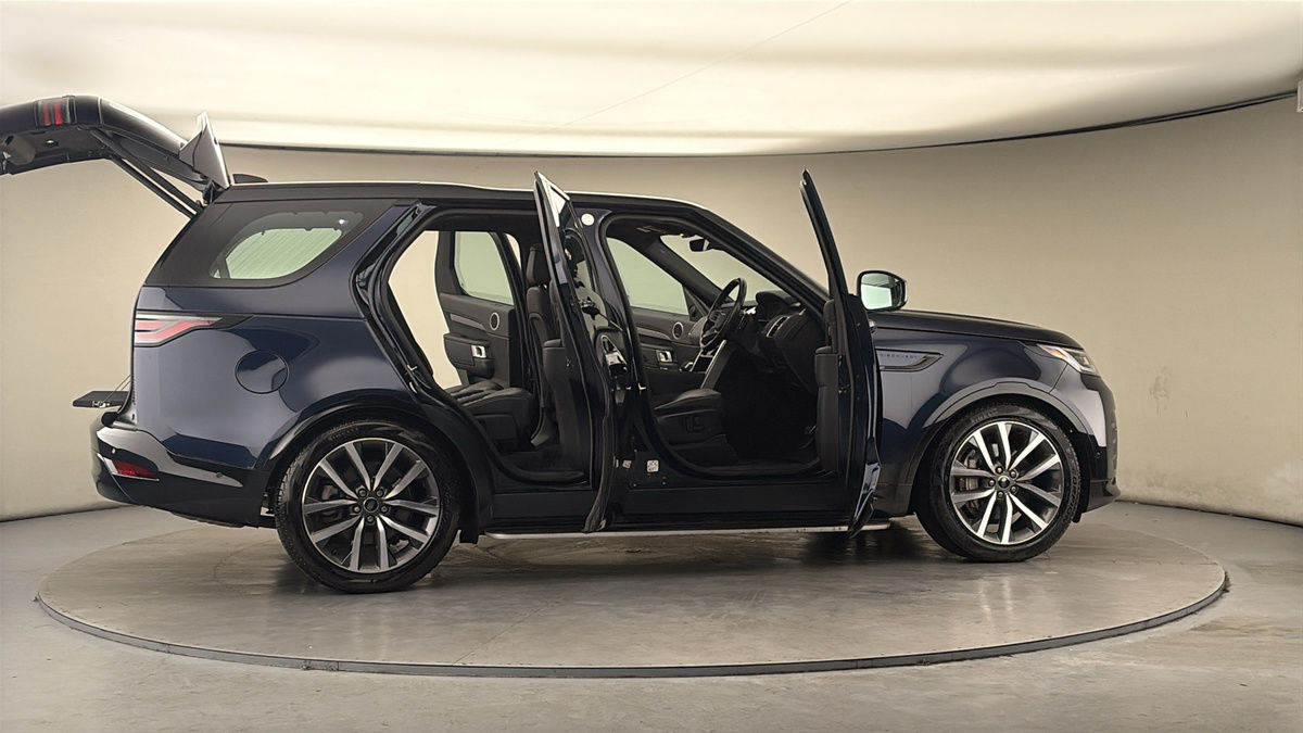 More views of Land Rover Discovery