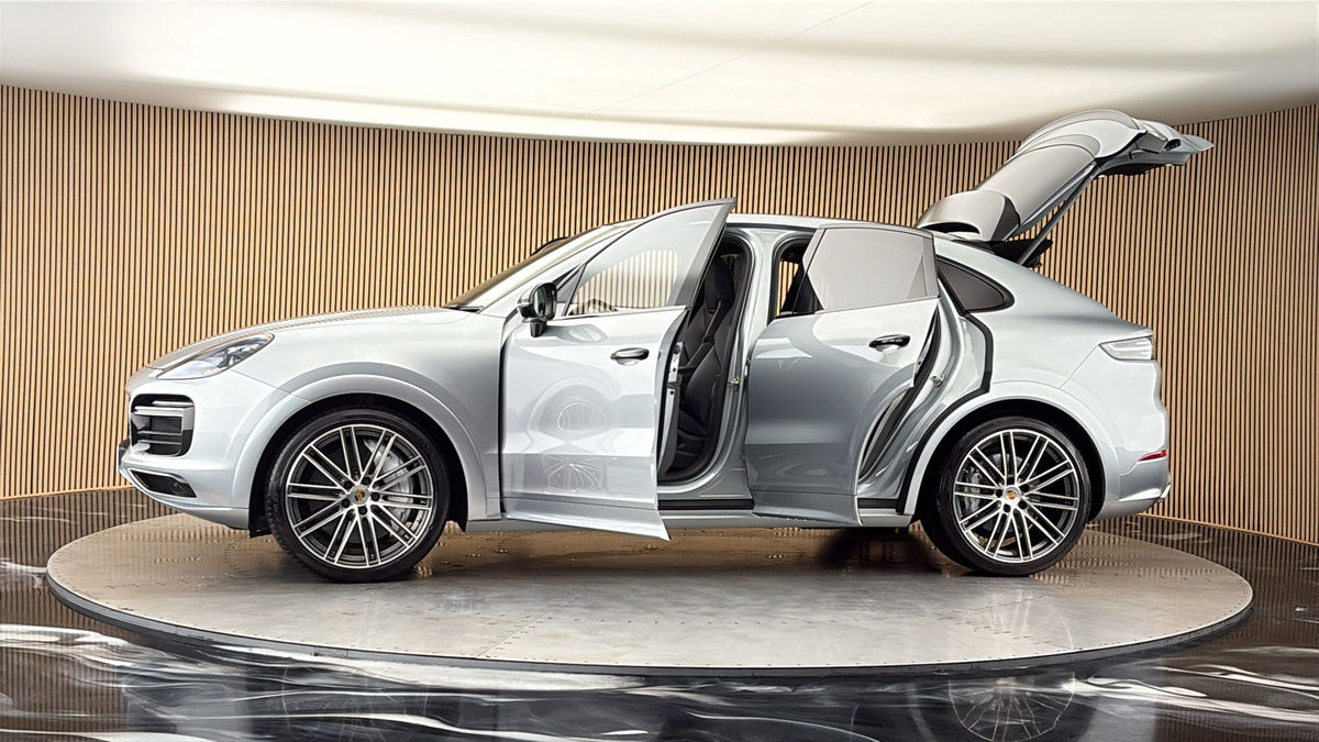 More views of Porsche Cayenne