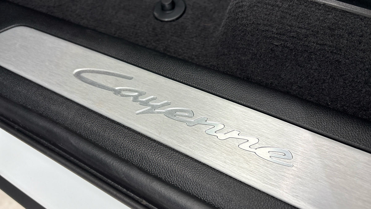 Porsche Cayenne Image 35