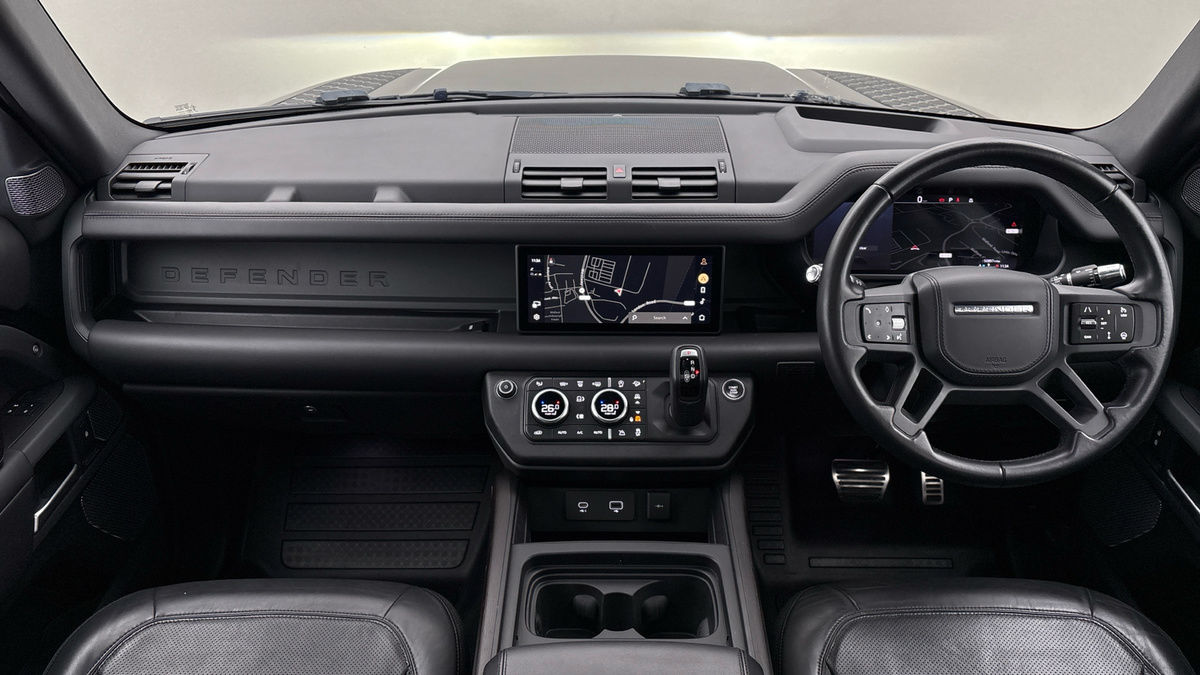 Land Rover Defender 110 Image 12