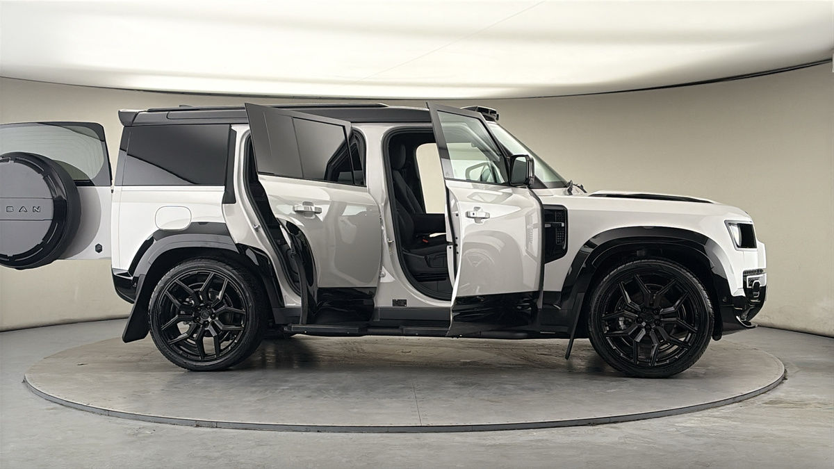 More views of Land Rover Defender 110