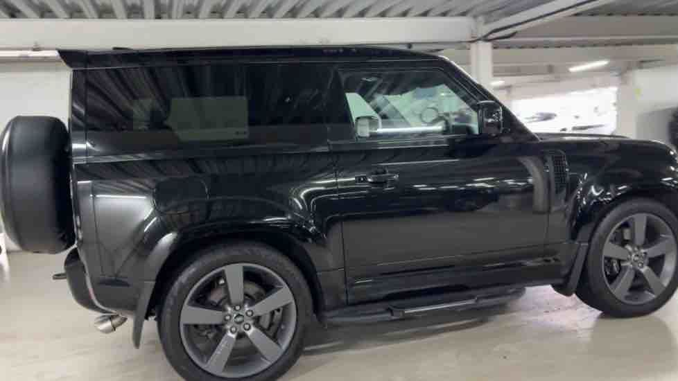 More views of Land Rover Defender 90