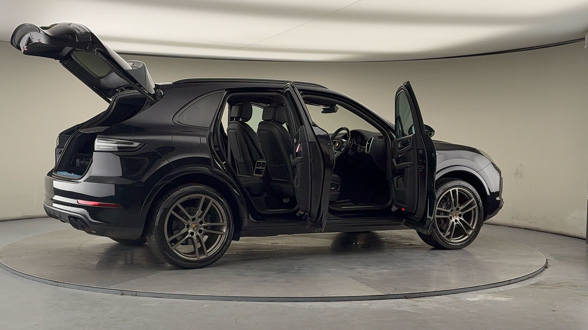 More views of Porsche Cayenne