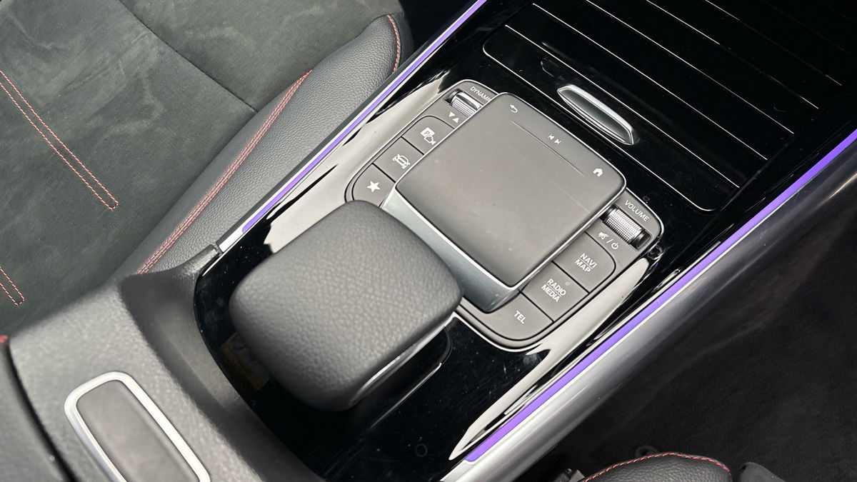 Mercedes-Benz GLA Image 9