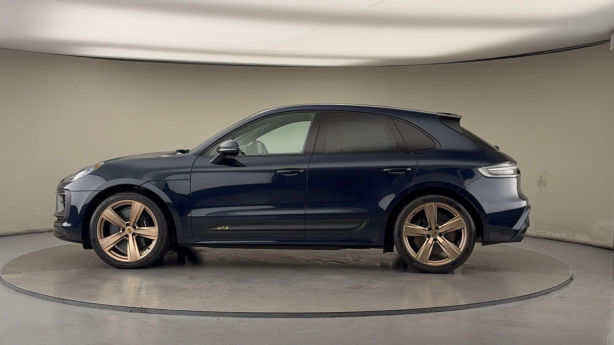 More views of Porsche Macan