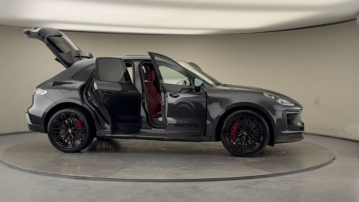 More views of Porsche Macan