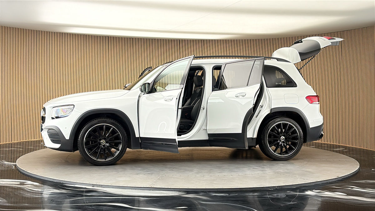 More views of Mercedes-Benz GLB
