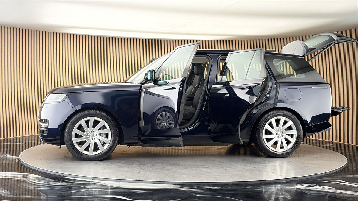 More views of Land Rover Range Rover