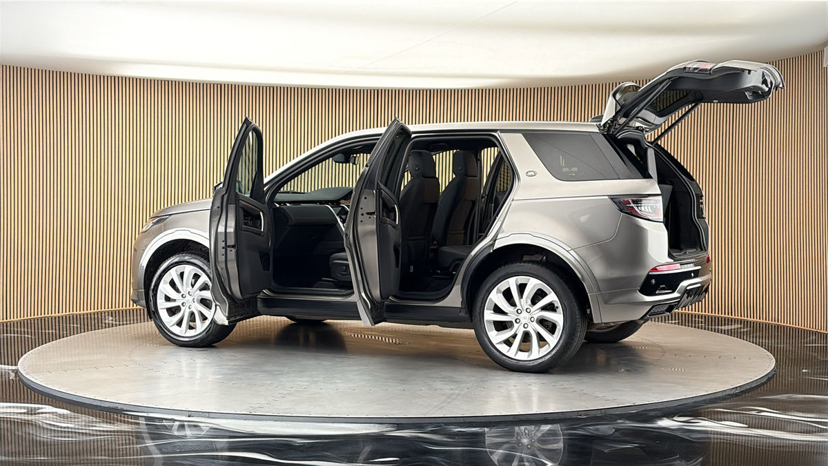 More views of Land Rover Discovery Sport