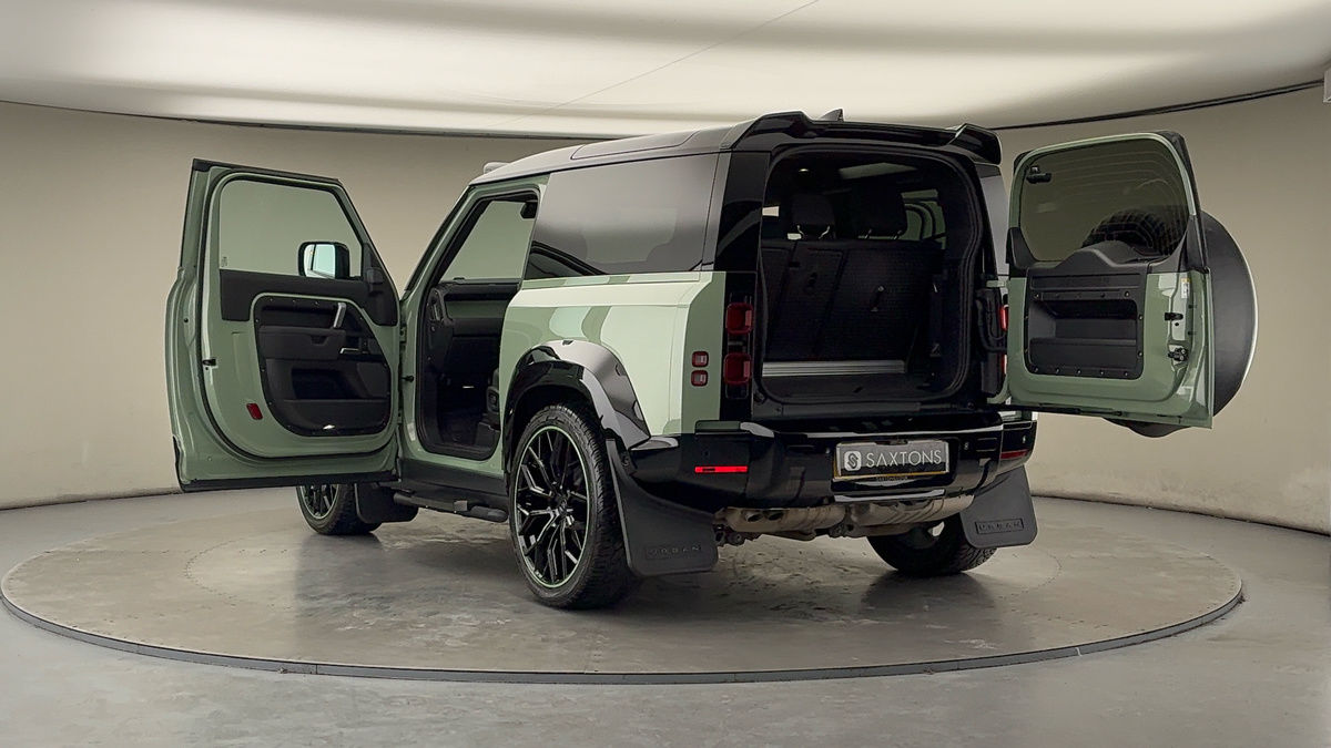 Land Rover Defender 90 Urban Image 23