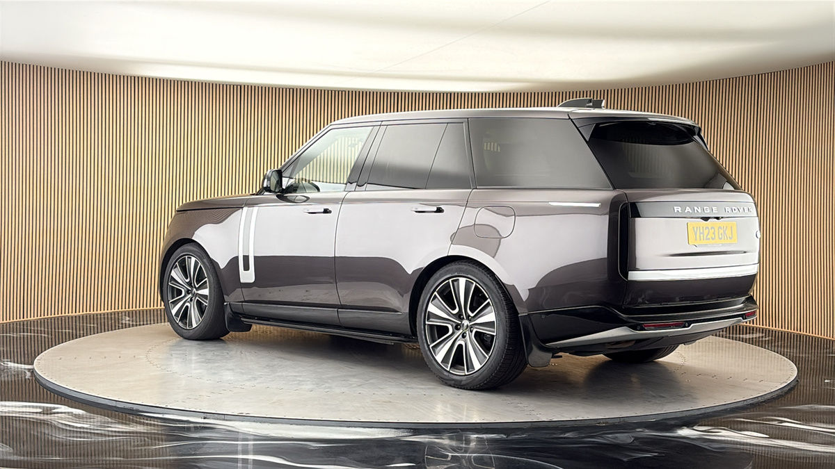 More views of Land Rover Range Rover