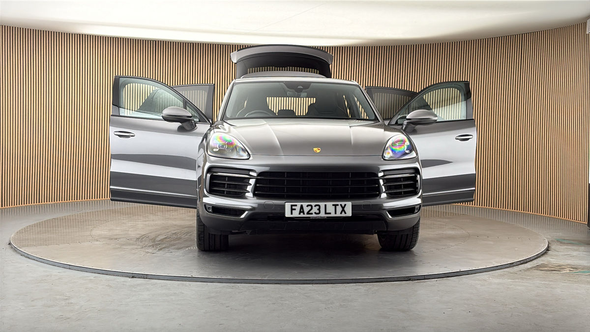 More views of Porsche Cayenne