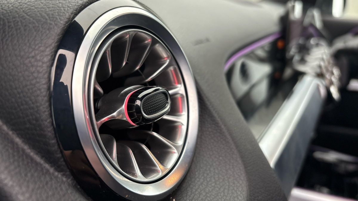 Mercedes-Benz GLB Image 6