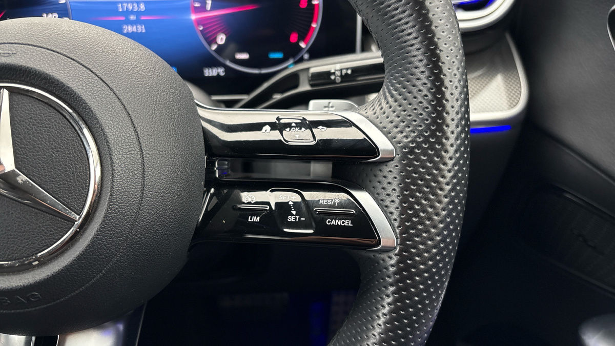 Mercedes-Benz GLC Image 14