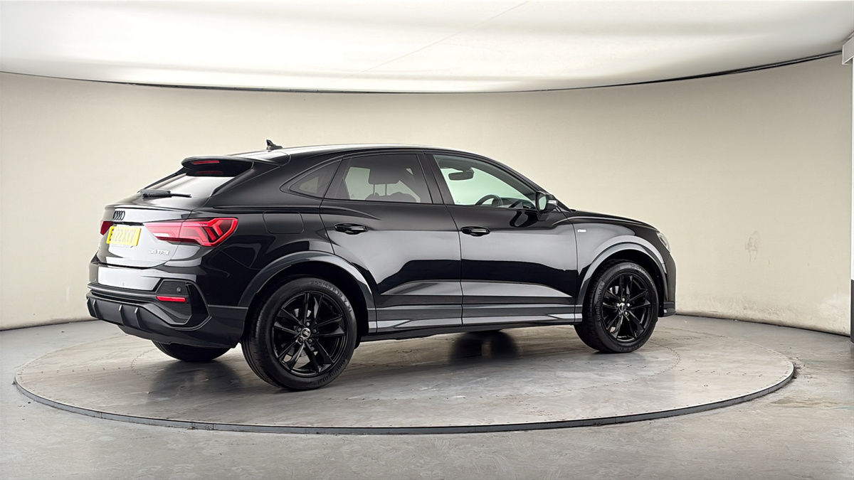 More views of Audi Q3