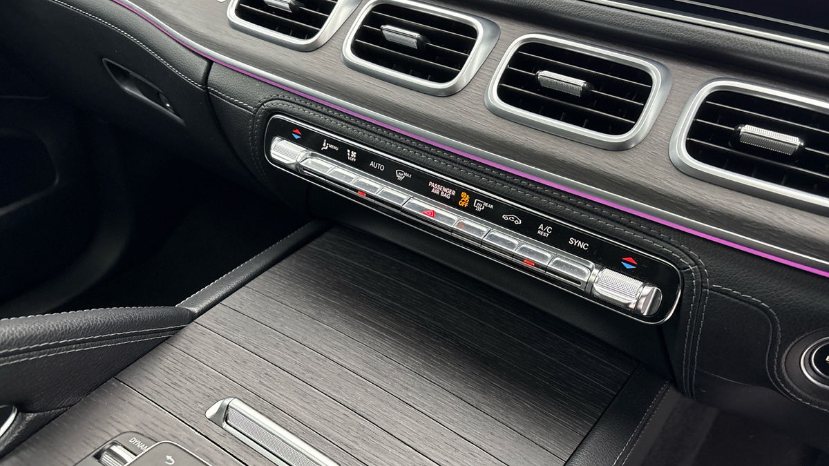 Mercedes-Benz GLE Image 28