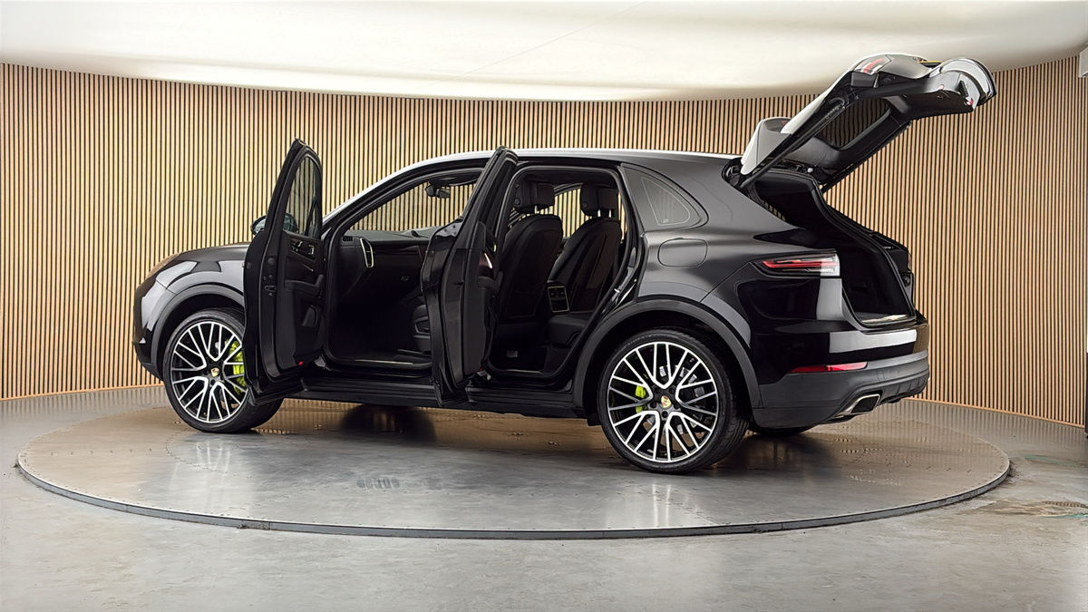More views of Porsche Cayenne