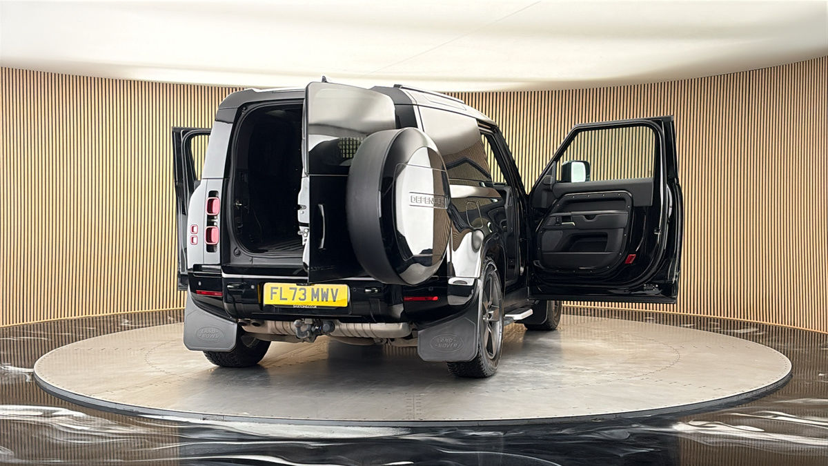 More views of Land Rover Defender 90