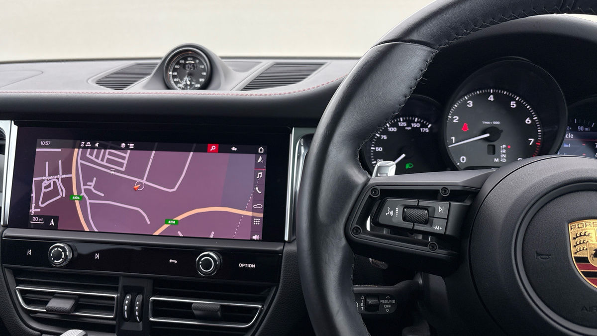 Porsche Macan Image 13