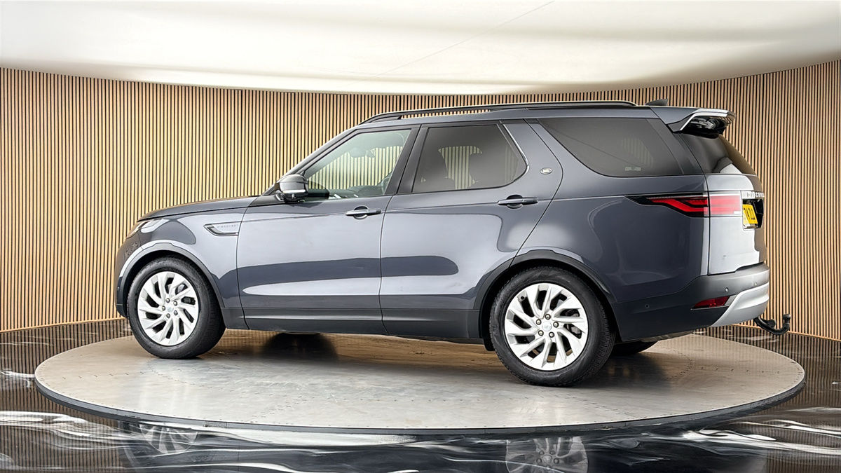 More views of Land Rover Discovery