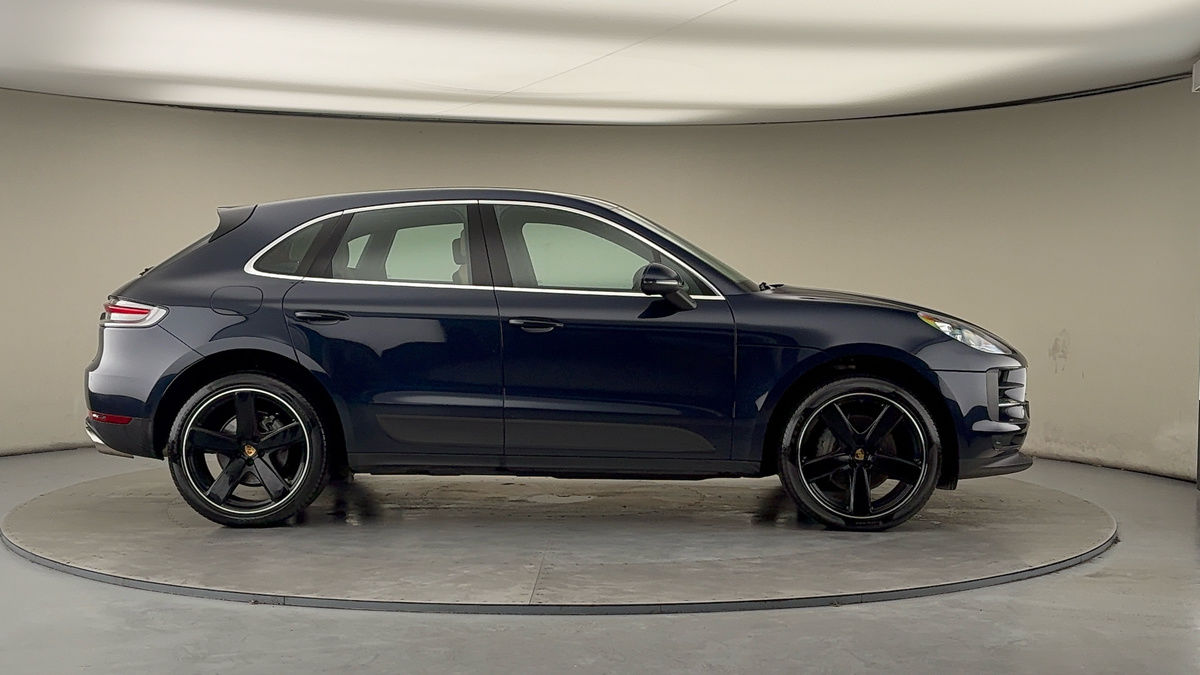 Porsche Macan Image 16