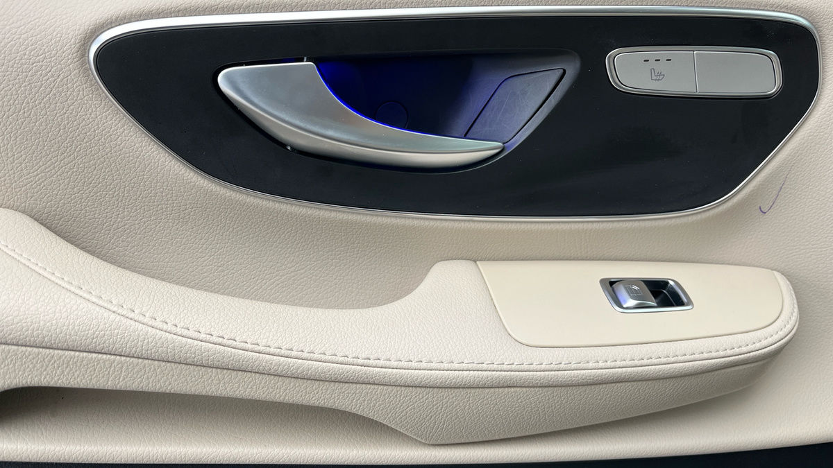 Mercedes-Benz V Class Image 19