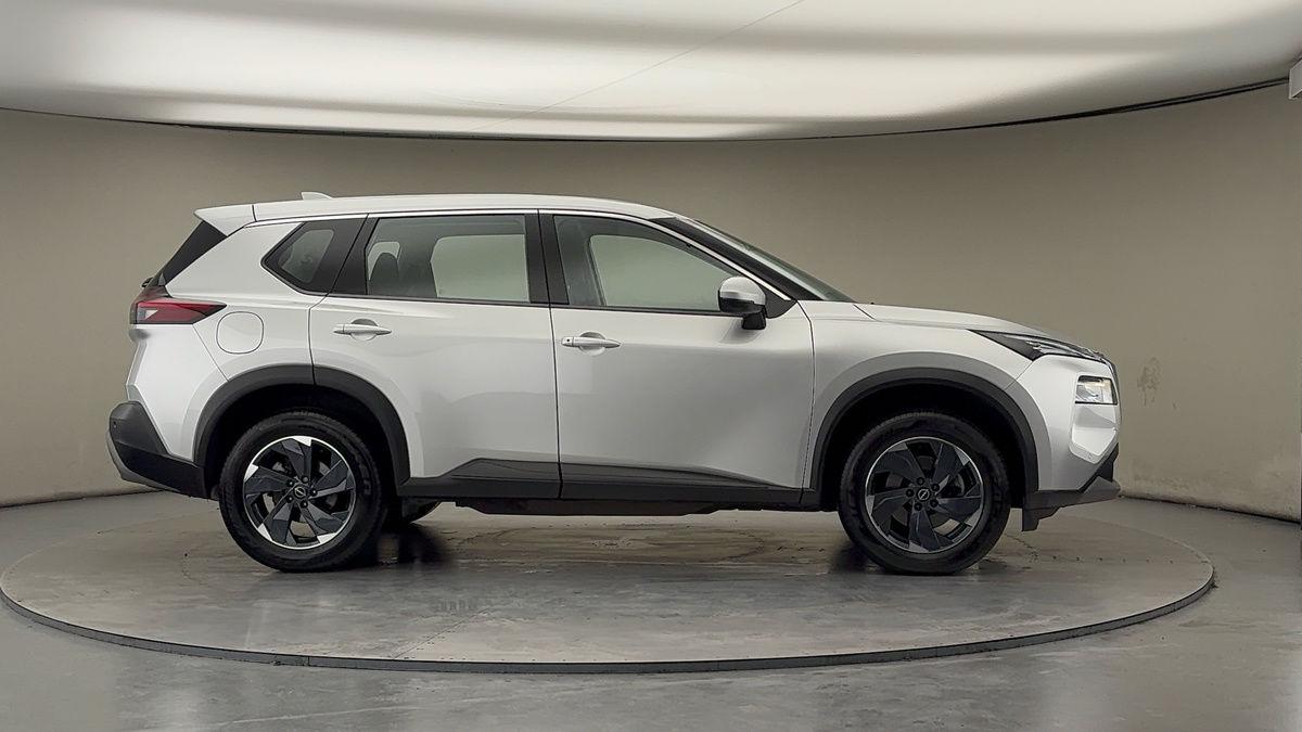 More views of Nissan X-Trail