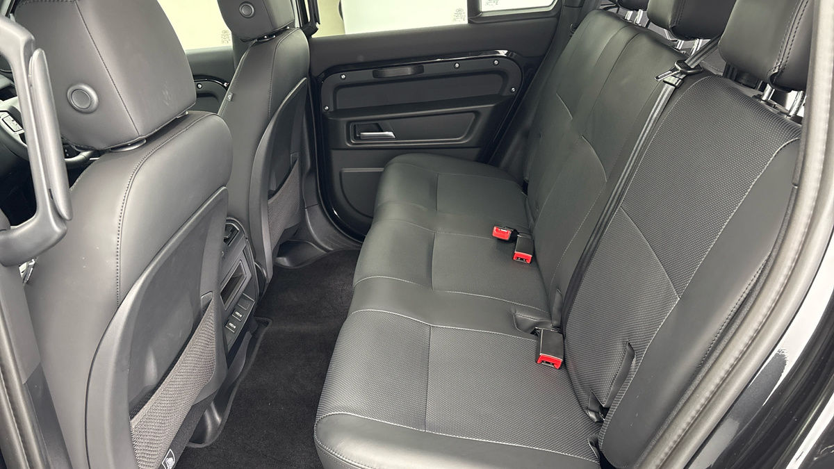 Land Rover Defender 110 Urban Image 9