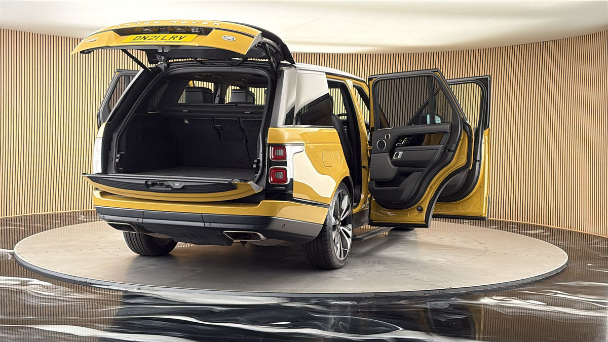 More views of Land Rover Range Rover