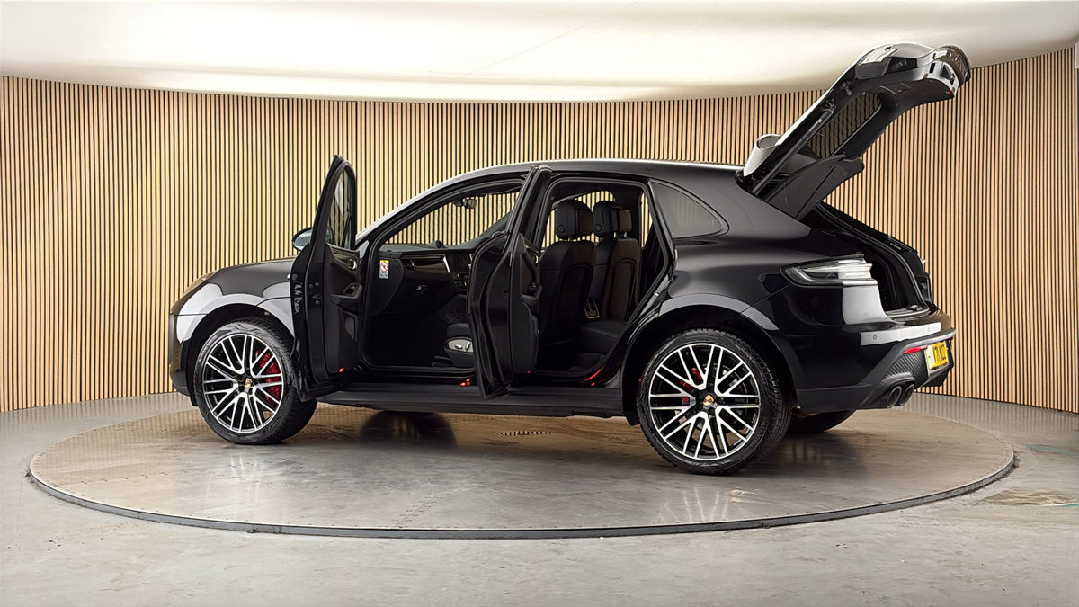 More views of Porsche Macan