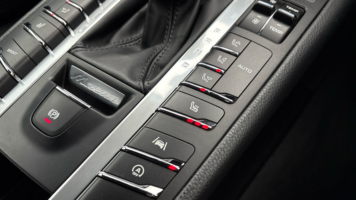Porsche Macan Image 26