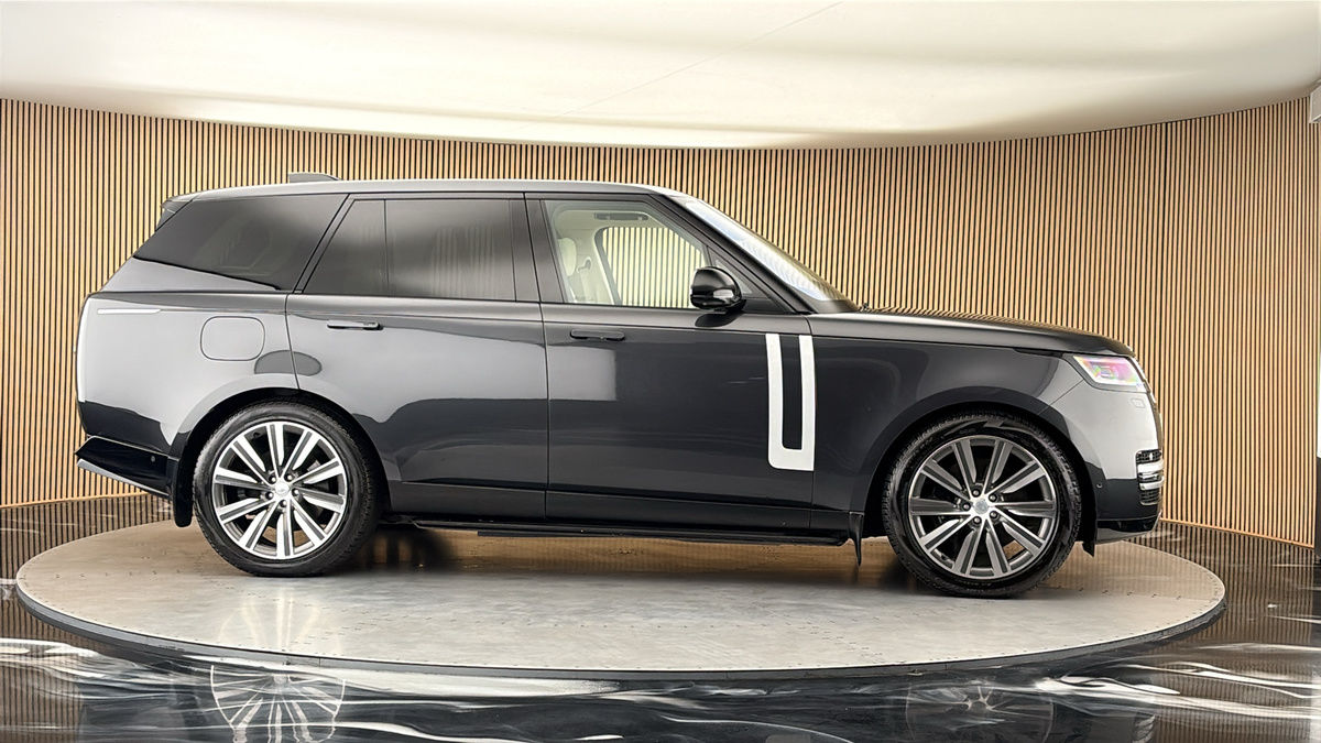 More views of Land Rover Range Rover